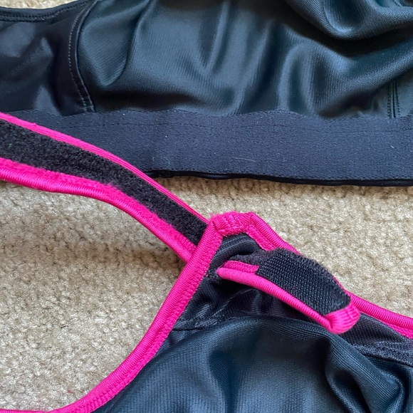Two Brooks Fiona Sports bras size 34C - Picture 10 of 12